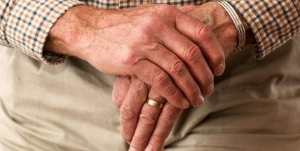 Pro starší a hendikepované osoby jezdí v Sedlčanech senior taxi