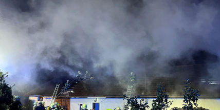 V Kozárovicích na Příbramsku hořela střecha domu od blesku