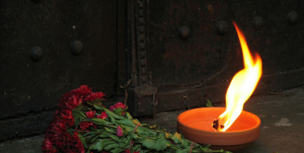 Starší muž spáchal v pátek sebevraždu, skočil z okna