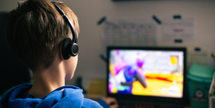 Digitální pasti: Čtvrtina dětí závislých na hrách a sociálních sítích