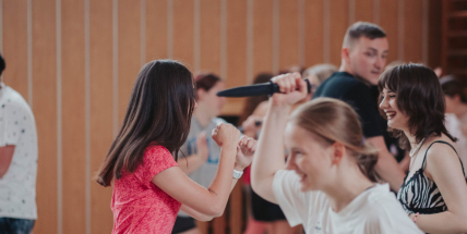 Reakce na domažlický útok nožem: S případy napadení by měli učitelé podvědomě počítat, míní ředitel sedlčanské ZŠ