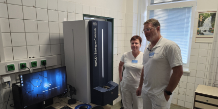 Primář mikrobiologie: Nový přístroj přináší revoluční změny pro naší práci a rychlejší diagnostiku