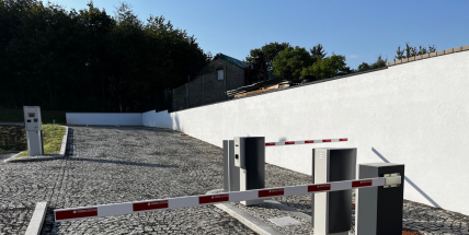 Nově otevřené parkoviště v Dlouhé ulici pomůže vyřešit akutní problém s nedostatkem parkovacích míst