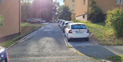 Technické služby rozšířily parkovací plochy ve vnitrobloku u ulice Kremnická