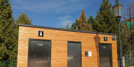 Proč nejsou veřejné záchody na Dvořákově nábřeží i na mince?