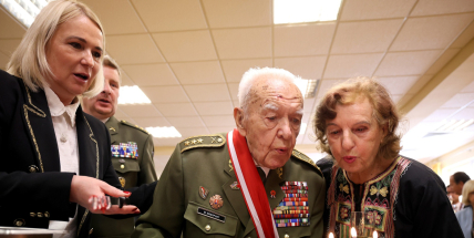 Sté narozeniny válečného hrdiny: Generál Masopust, veterán z východní fronty, oslavil jubileum v Jincích