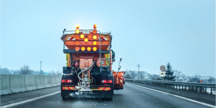 Středočeští cestáři hlásí plné sklady a nachystané vozy