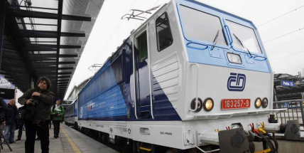 Na tratích jsou mimořádné uzavírky. Vlaky nejezdí mezi Zdicemi a Příbramí, ani do Březnice