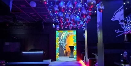 Music club Peklo: Tanec není hřích, pokud se při něm smějete