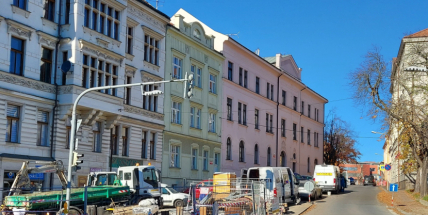 Revitalizace Jiráskových sadů pokračuje, město zapojí veřejnost do plánování další etapy