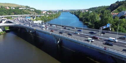 Po letech oprav se řidiči dočkají plného zprovoznění Barrandovského mostu