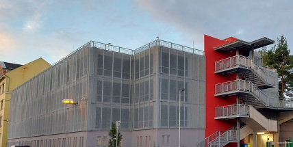 V prosinci zaparkujete levněji. Město láká řidiče do parkovacího domu