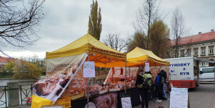 Prosincové farmářské trhy se přesunou na náměstí 17. listopadu