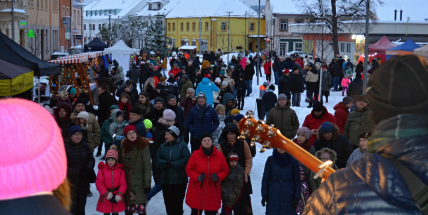 Dobříš slaví adventní neděle divadlem, hudbou i tvůrčími dílnami
