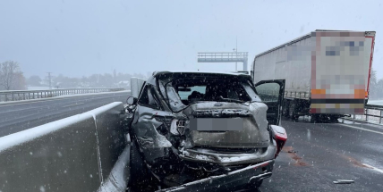 Ranní karambol Fordu Explorer uzavřel D4 ve směru na Strakonice