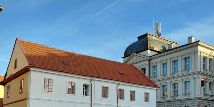 Opravu fasády musí na jaře dokončit jiná firma