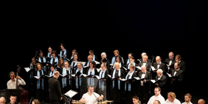 „Na tu správnou vánoční atmosféru se tradičně necháme naladit úžasným koncertem Příbramského Big Bandu,“ říká Václav Švenda