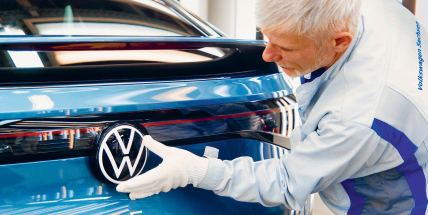 Motoristické okénko: Cena paliv se nezvýšila, automobilky čeká utahování opasků