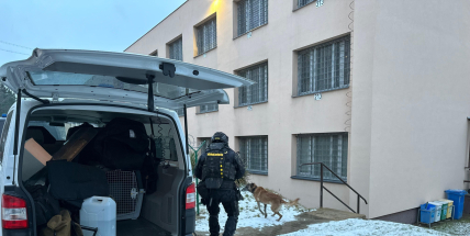 Policie v kauze drog v příbramské věznici zatím nikoho neobvinila