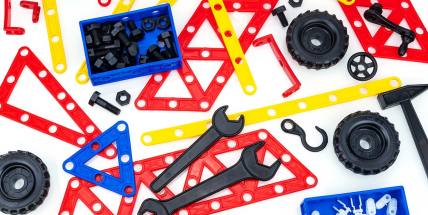 Hrály si s ní generace dětí. Muzeum v Berouně otevřelo výstavu o stavebnici Variant