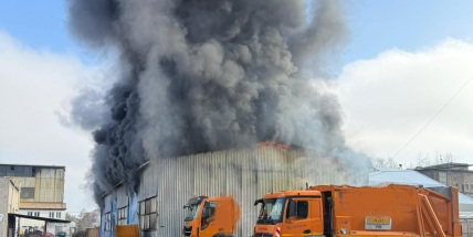 Plameny způsobily škodu za miliony, hasiči zachránili část majetku