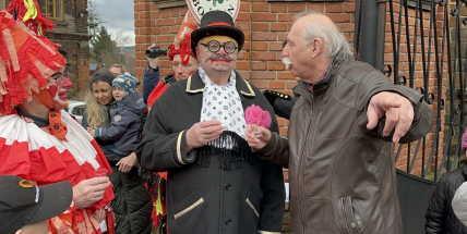 Masopustní tradice ožijí: Příbram a Sedlčany lákají na průvody maškar, pochutiny i hornické písničky