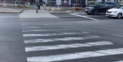 Řidič osobního vozu srazil v Příbrami dvě ženy na přechodu