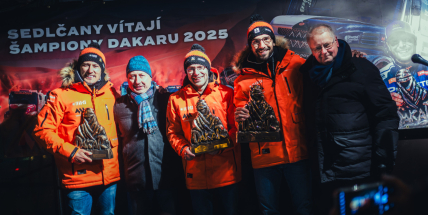 Je to doma! Obyvatelé Sedlčan s nadšením vítali Macíka na náměstí