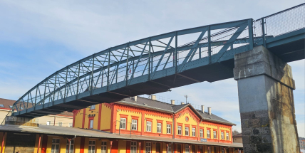 Mosty a lávky čeká rekonstrukce, elektrické vlaky i technický stav si žádají úpravy!