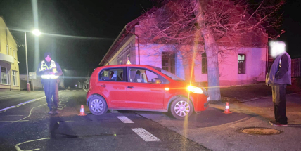 Řidič porazil ženu v Dubně, přecházela mimo přechod