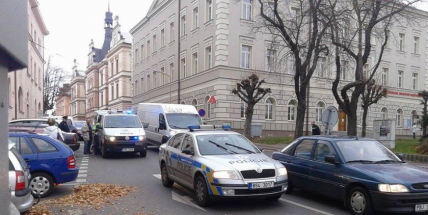 Nehoda v ulici Gen. R. Tesaříka komplikuje dopravu v centru