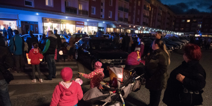 Lampionového průvodu se opět zúčastnily stovky lidí