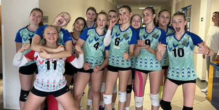 Příbramské volejbalistky do 16 let se mezi elitou neztratily. Na MČR vybojovaly 10. místo