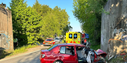 Na silnici u obce Háje havarovalo osobní auto, zraněnou osobu transportoval vrtulník