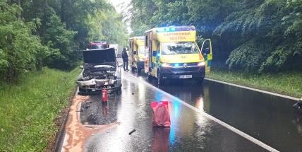 Nehoda několika vozidel uzavřela provoz na silnici I/19 u Teslín