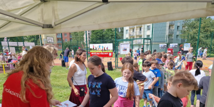 Slavnostní otevření multifunkčního hřiště v Příbrami přineslo radost dětem i dospělým