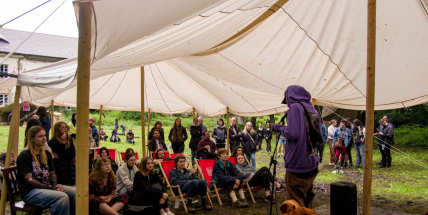 Desítky kapel, divadlo, autorská čtení. Zámek nedaleko Příbrami opět navštíví festival Odraz