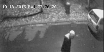 Před Colorem napadli 2 muže, policie hledá svědky