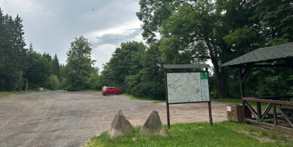 V Orlově vznikne nové parkoviště. Město slibuje lepší zázemí i řešení pro Brdy