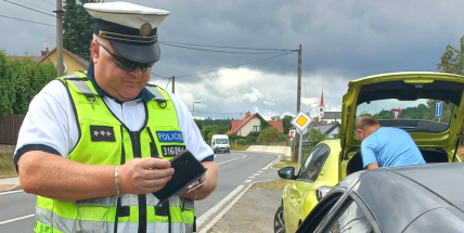 Policisté v Bohutíně kontrolovali řidiče. Odpovědné odměňovali
