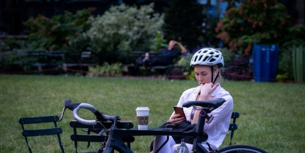 Volnost bez odpovědnosti? Cyklista mezi pravidly a realitou českých silnic