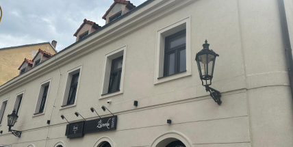 Gastro agent: Restaurace a Selfie Cafe Žárovka
