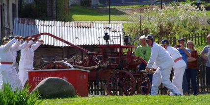 Soutěž historických koňských stříkaček: Den plný nostalgie a zábavy