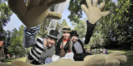 Pískfest vrací do Příbrami pouliční umění a velkolepé loutky