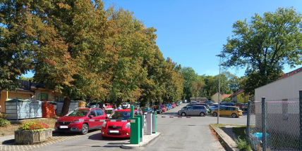 Parkoviště za závorou jsou plná. Město stoplo vydávání nových karet