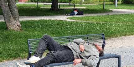 Opilci, hluk a nepořádek: Příbram řeší, jak vrátit klid do ulic