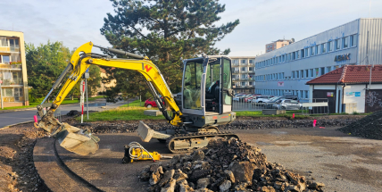 Město v létě opravilo některé chodníky a komunikace
