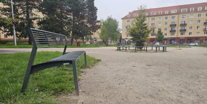 Rekonstrukce cest na náměstí 17. listopadu: mlat nahradí kamenná dlažba