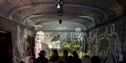 Vlak Lemkin, vzdělávací projekt Centra studií genocid Terezín, zahájil svou šestou trasu v Příbrami. V této podobě ho můžete vidět naposledy