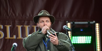 Tomáš Třeský, lesník z Brd, se stal stříbrným vítězem mistrovství Evropy ve vábení jelenů